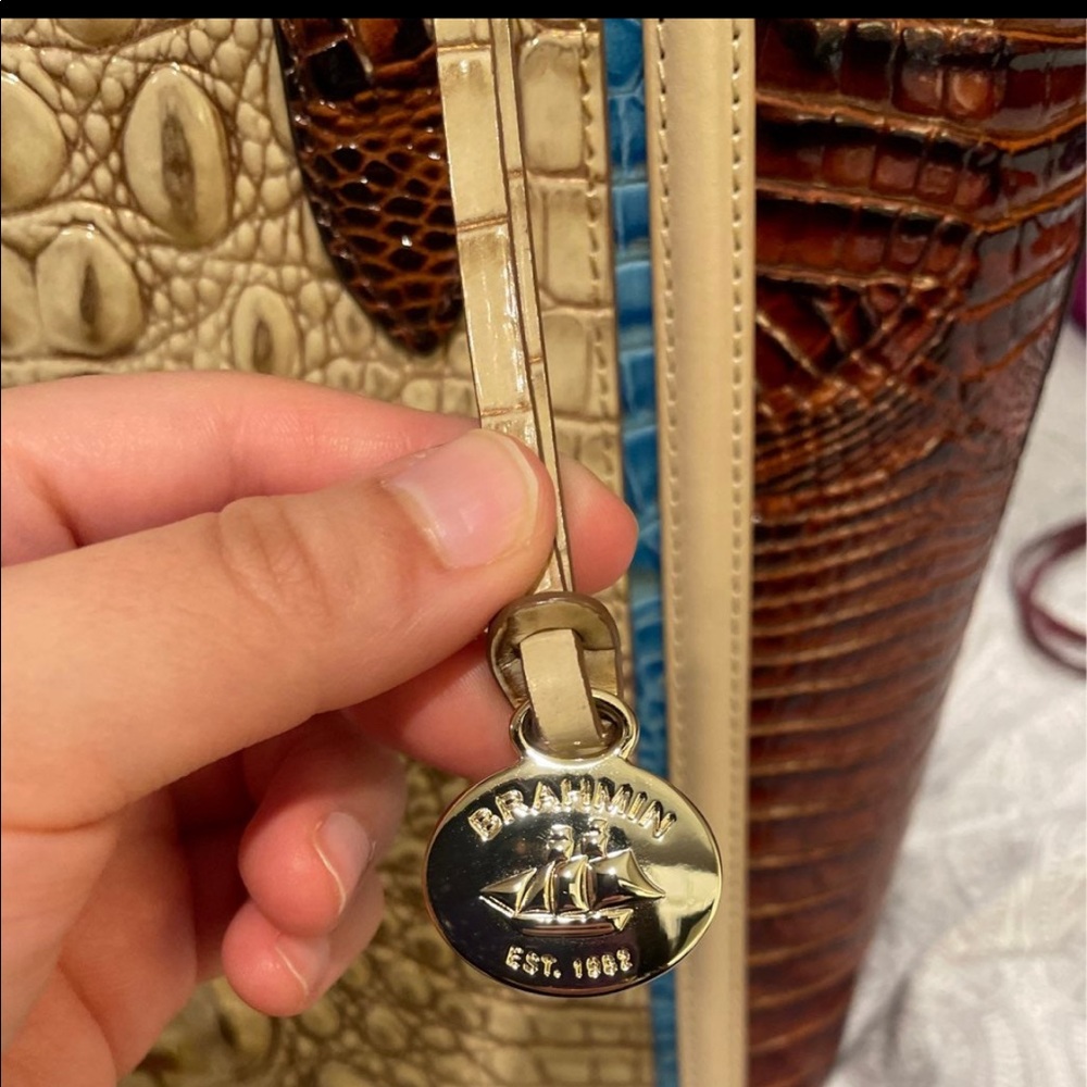 Brahmin shoulder bag in great condition